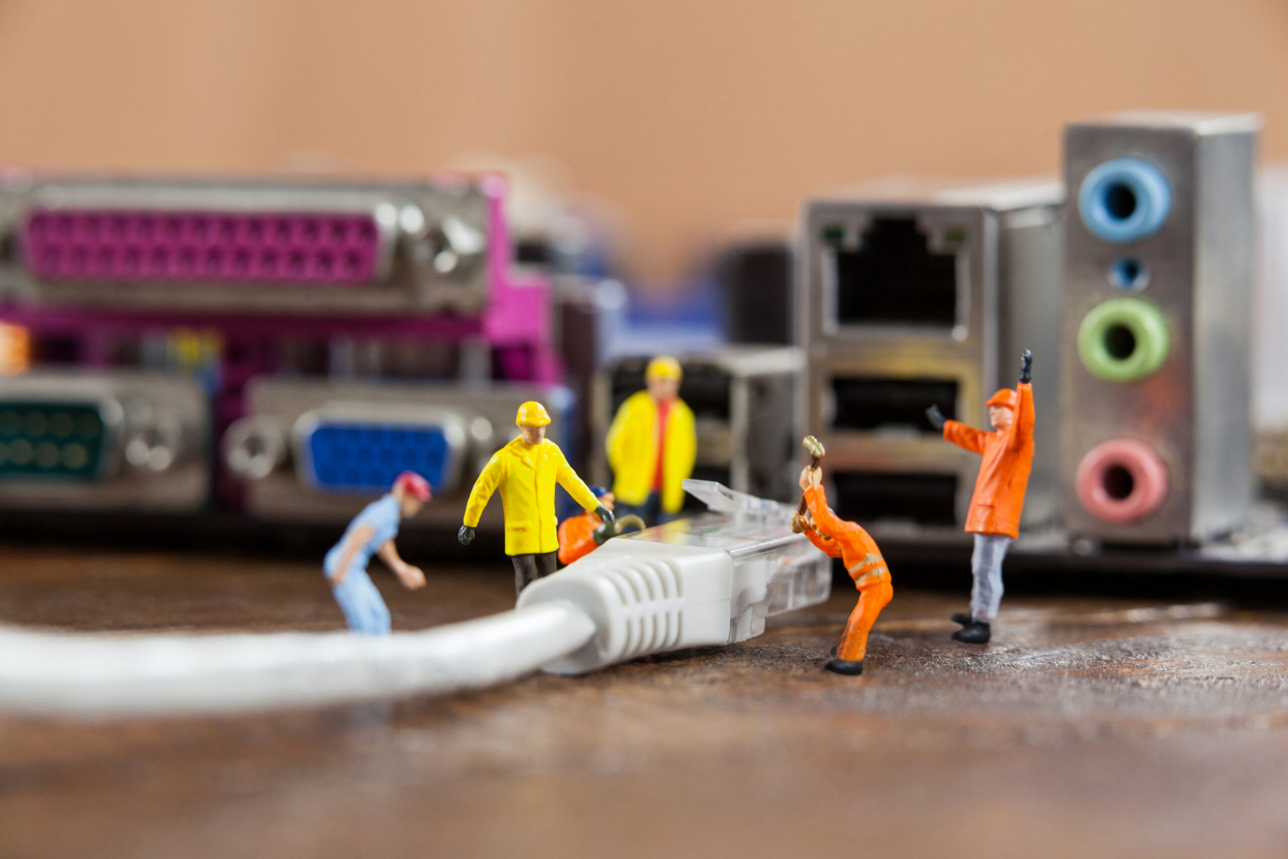 Image conceptuelle d'ingénieur et de borne wifi