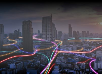Image conceptuelle réseau wifi dans une ville avec gratte-ciel