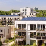 image de batiments neufs avec des panneaux solaires