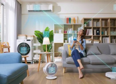 image d'une femme dans son salon